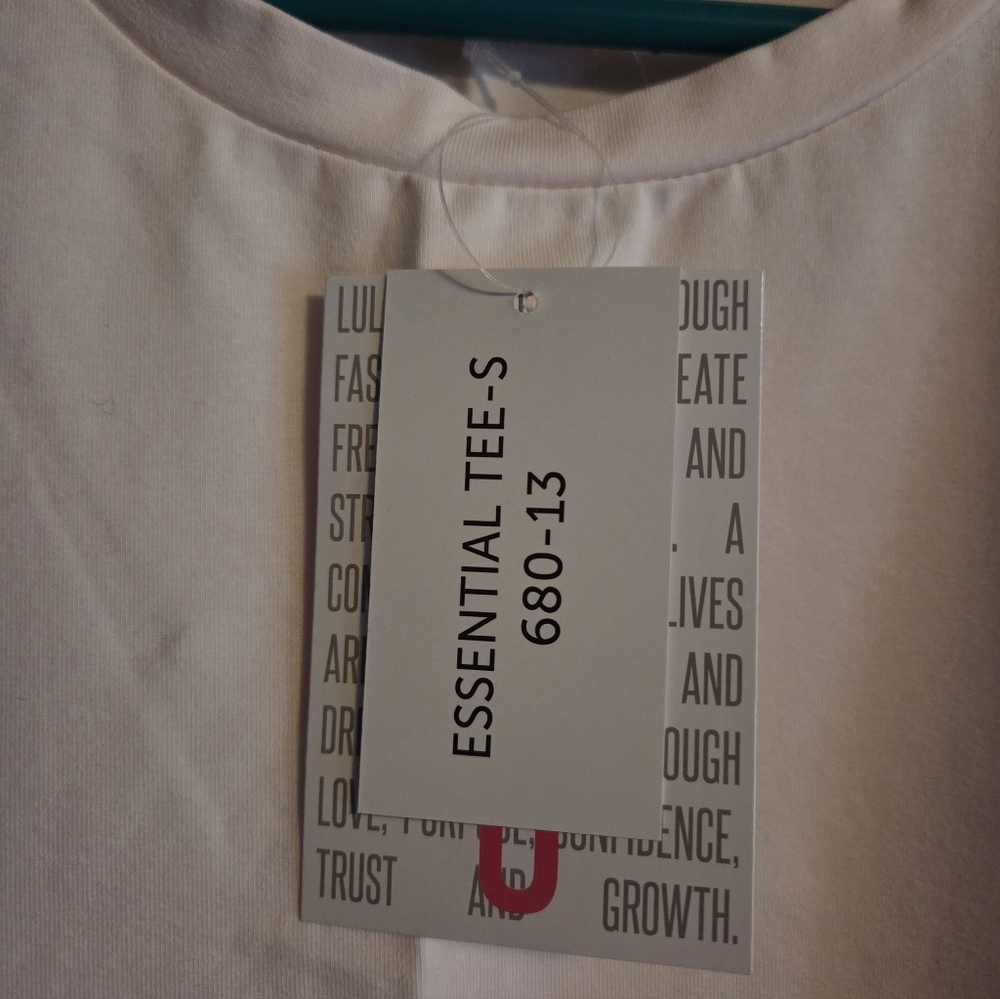 LuLaRoe Essential T NWT - Picture 3 of 5